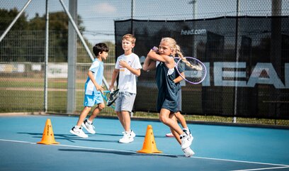 21" - pro 4-6 leté (95 až 109 cm) HEAD TENISOVÉ RAKETY 2026 21" - pro 4-6 leté (95 až 109 cm) HEAD TENISOVÉ RAKETY 2026